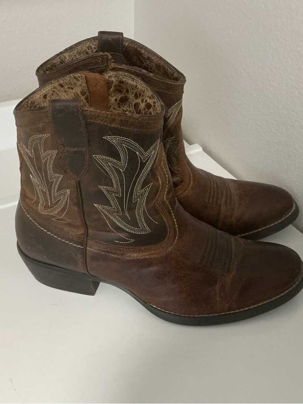 Ladies Ariat Billie Brown Leather Western Ankle Booties Sz 9.5 B - Picture 2 of 6
